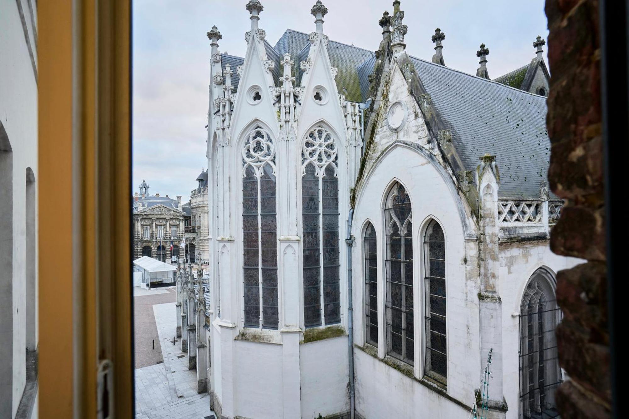 Ng Suitehome - Lille I Roubaix Centre I Grand Place - Balneo - Netflix - Wifi エクステリア 写真